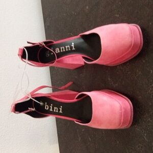 Gianni Bini Platform Pumps Pink sz 8.5M